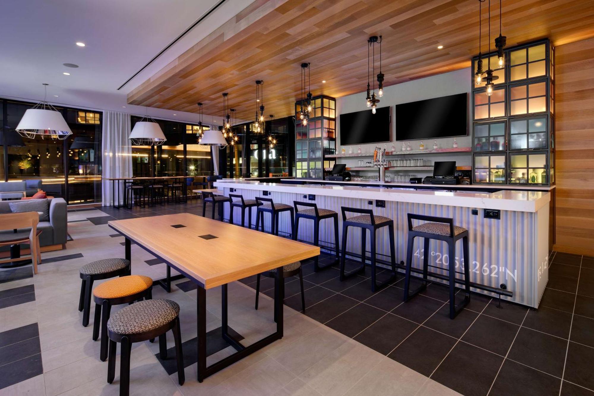 Hyatt Place Boston/Seaport District Екстериор снимка