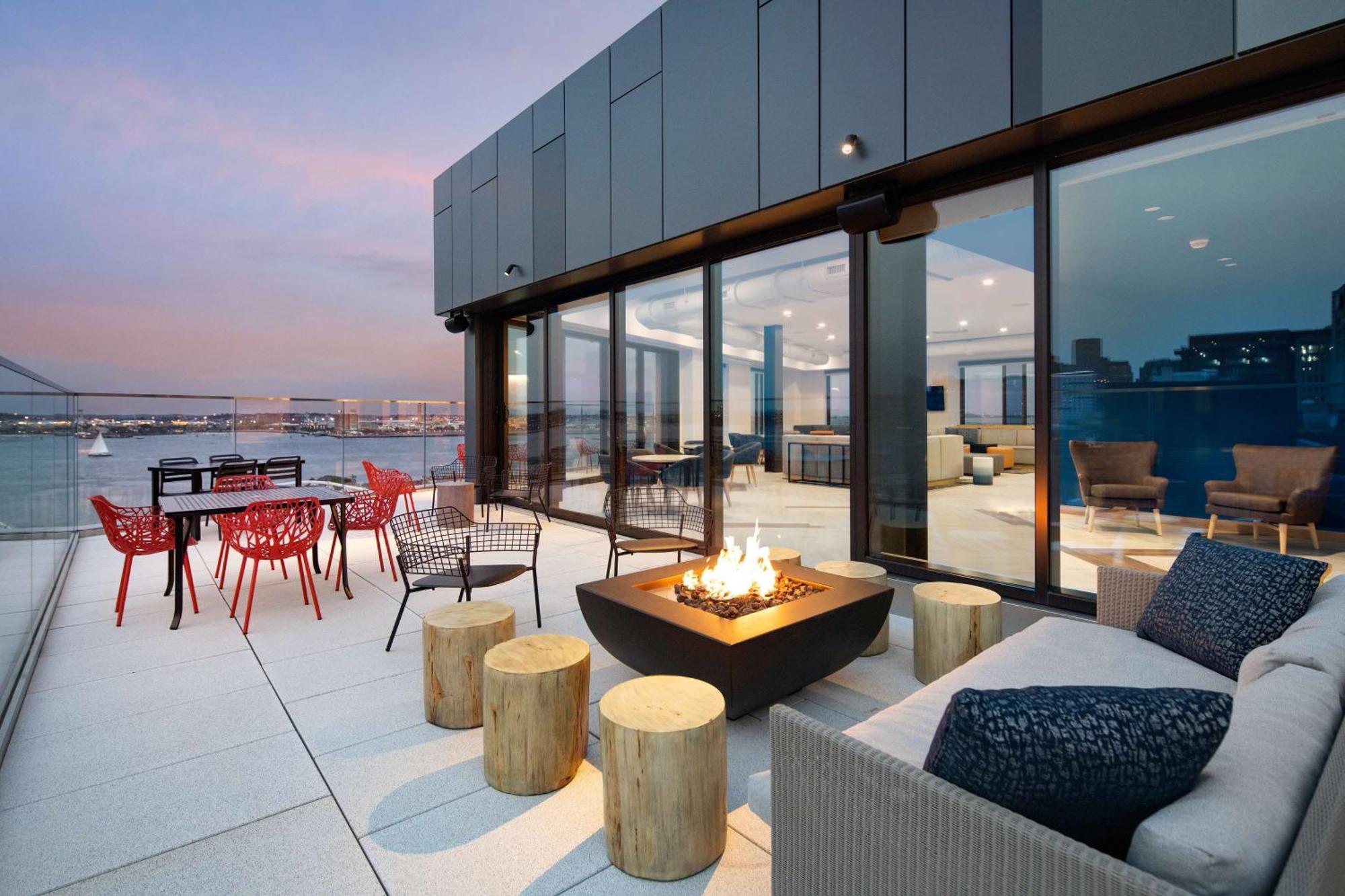 Hyatt Place Boston/Seaport District Екстериор снимка